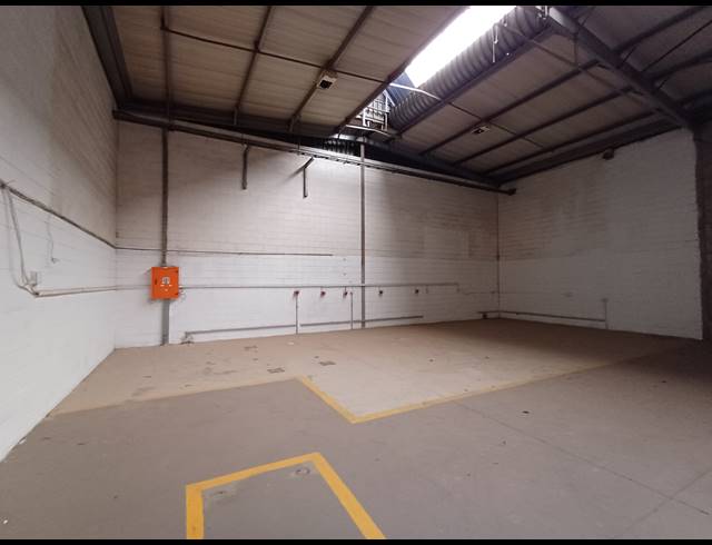426M² MINI FACTORY TO LET IN KYA SANDS